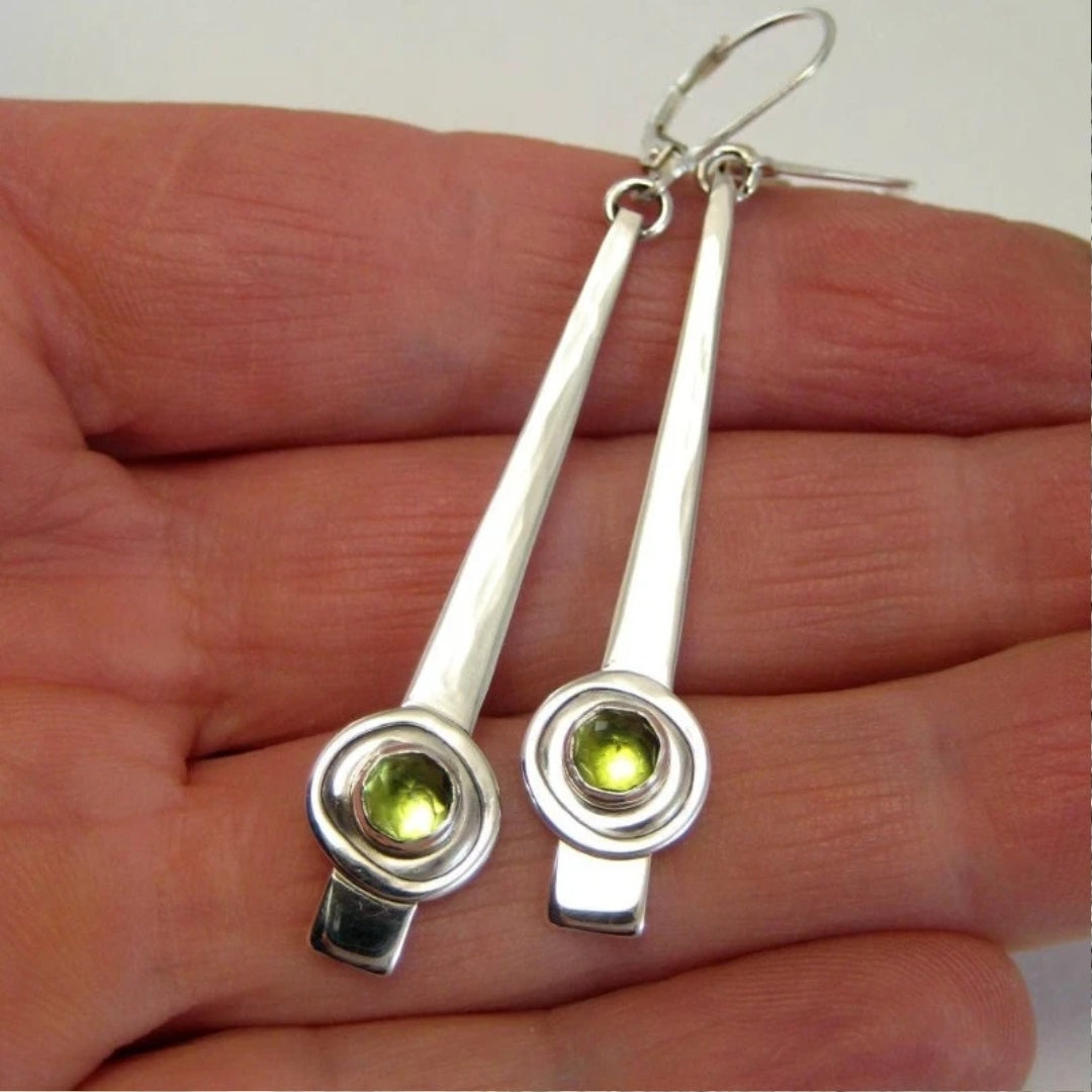 Brincos Vintage Elegantes com Cristais Amarelos Brilhantes em um Design de Prata Sofisticado