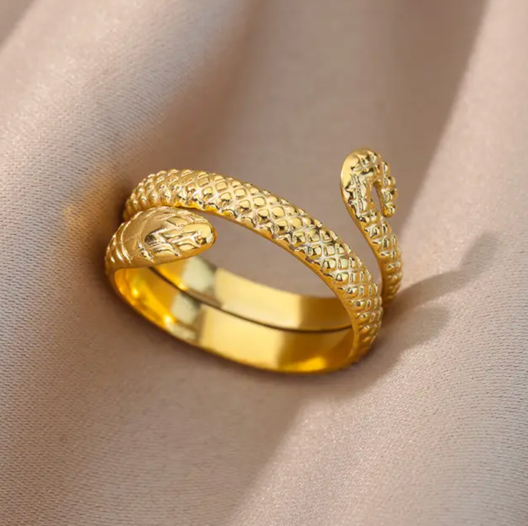 Anel de cobra fascinante em joia de alta qualidade banhada a ouro 18 quilates