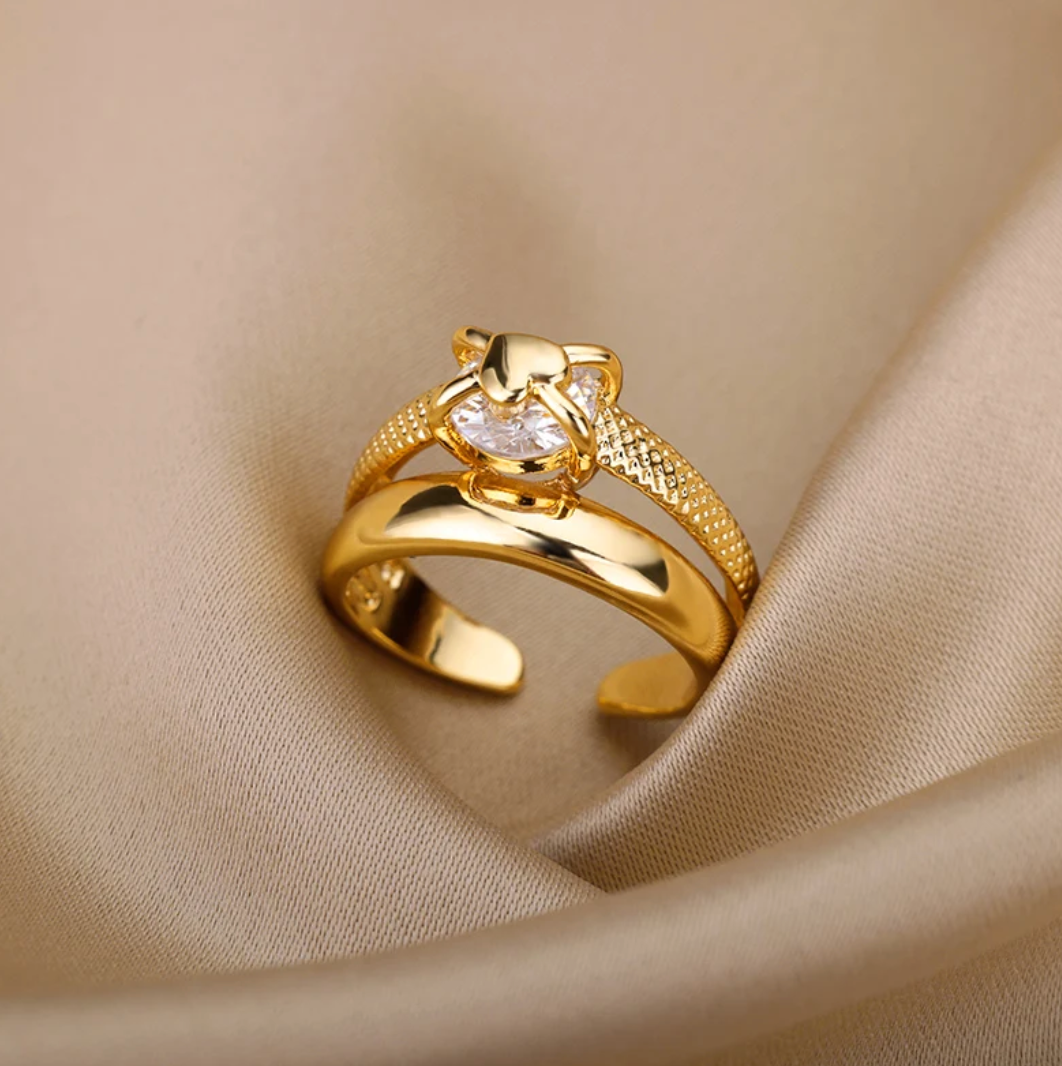 Anel Elegante com Design de Coração Puro em Ouro 18 Quilates