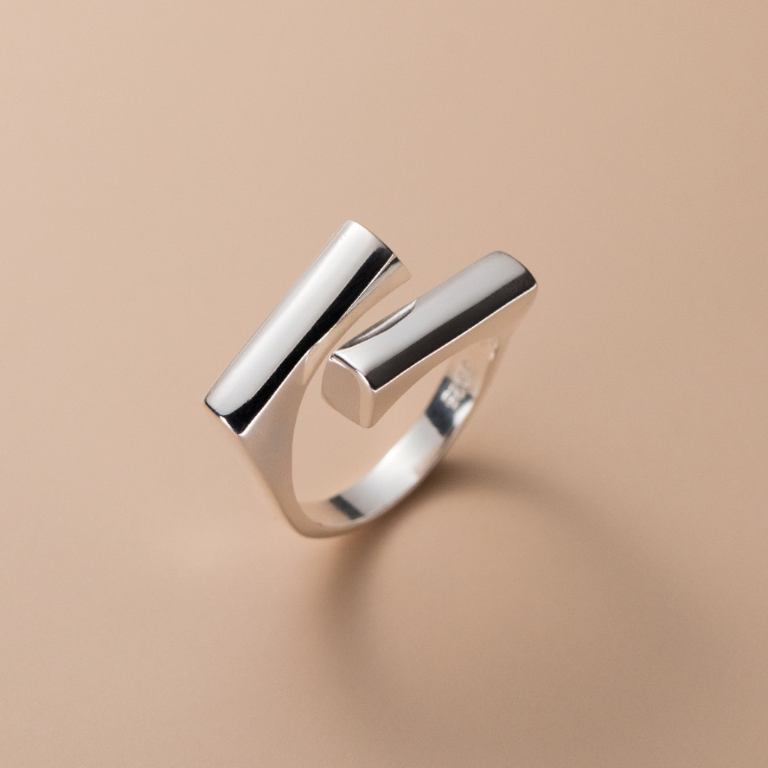 Anel Minimalista Elegante