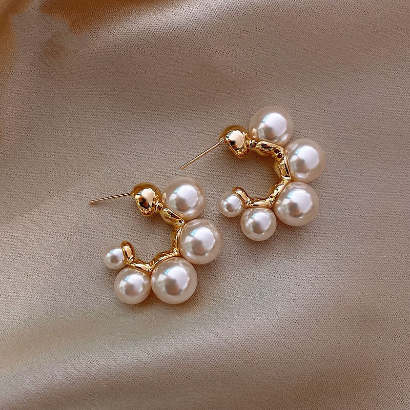 Elegantes brincos de pérola para o seu estilo perfeito