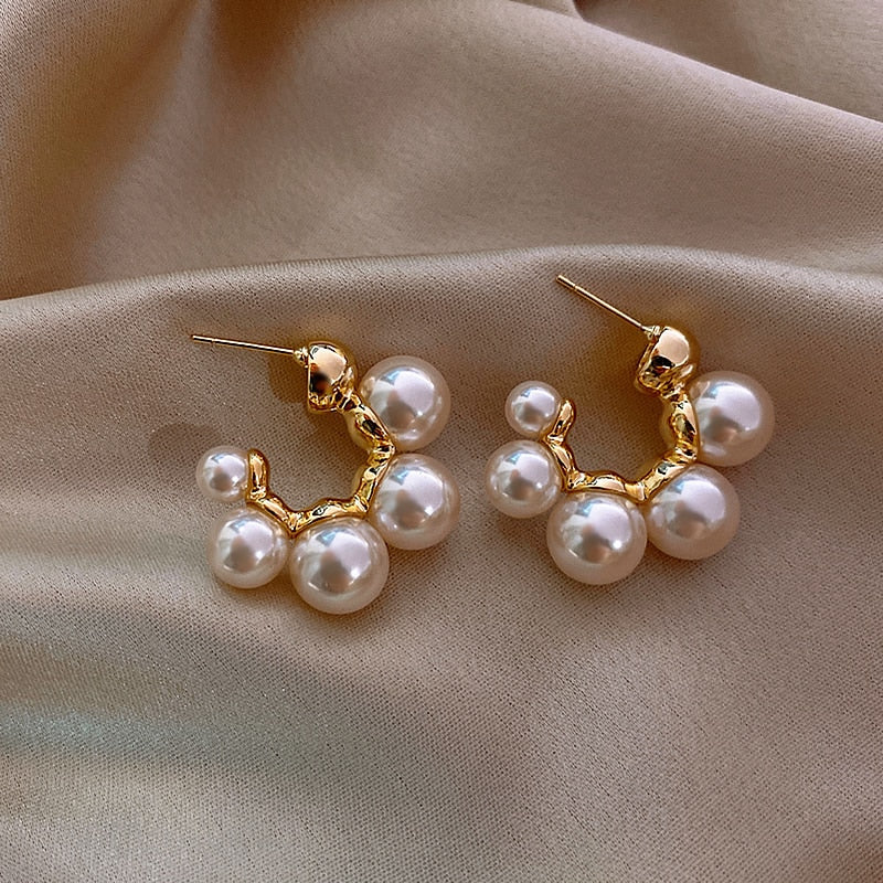 Elegantes brincos de pérola para o seu estilo perfeito