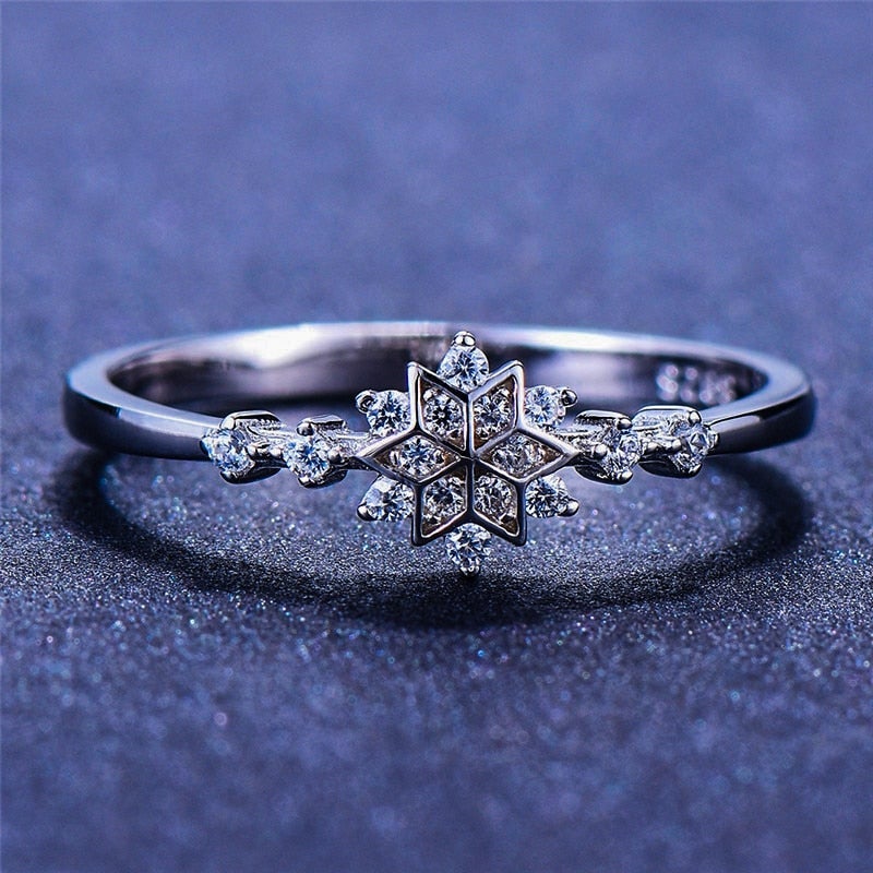 Schneezauber: Anel de floco de neve elegante em prata esterlina 925