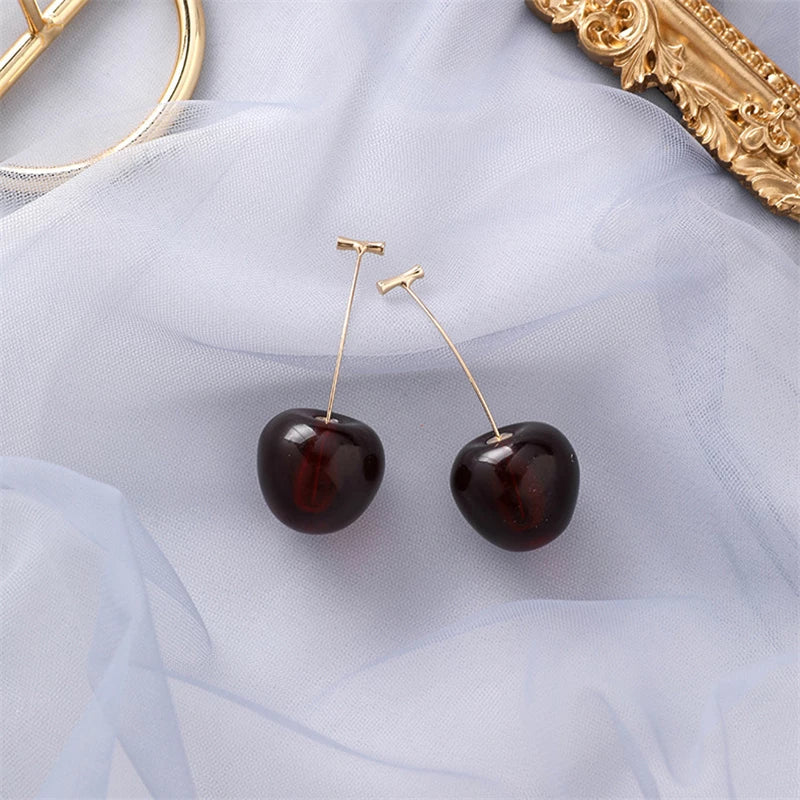 Brincos de cereja vermelha luxuosos para um toque de elegância