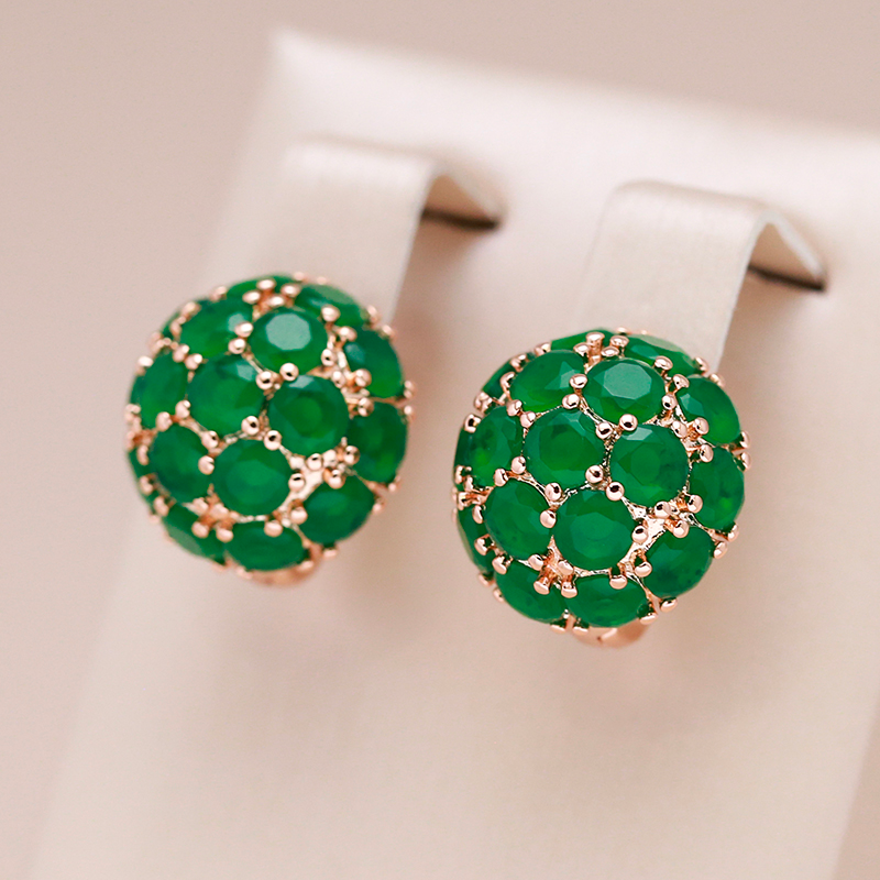 Brincos de ouro fascinantes com cristal verde radiante