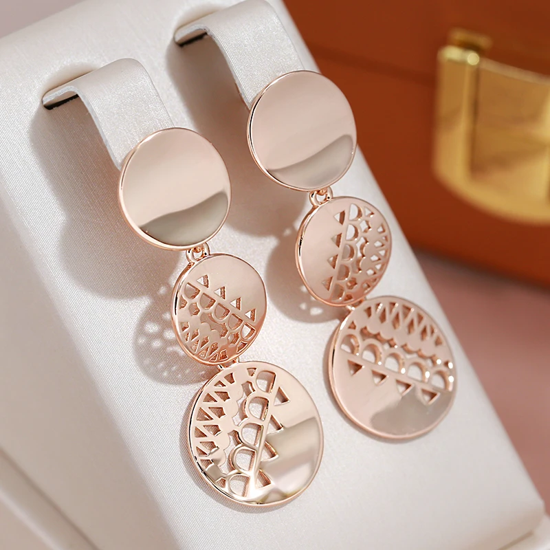 Brilhantes brincos de ouro redondos para um toque de elegância atemporal