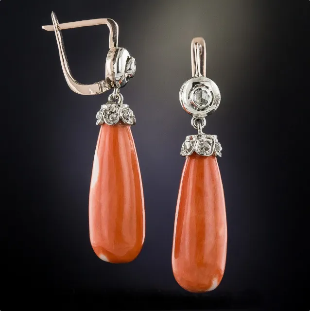 Brincos vintage vermelhos glamourosos com zirconias brilhantes