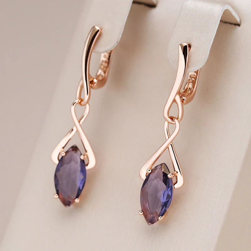 Brincos de cristal roxo cintilantes para um visual encantador