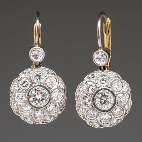 Fascinantes brincos de cristal mandala vintage em design redondo estiloso