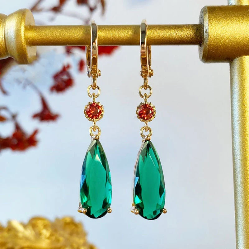 Deslumbrantes brincos de cristal vintage em verde brilhante com pendente cintilante