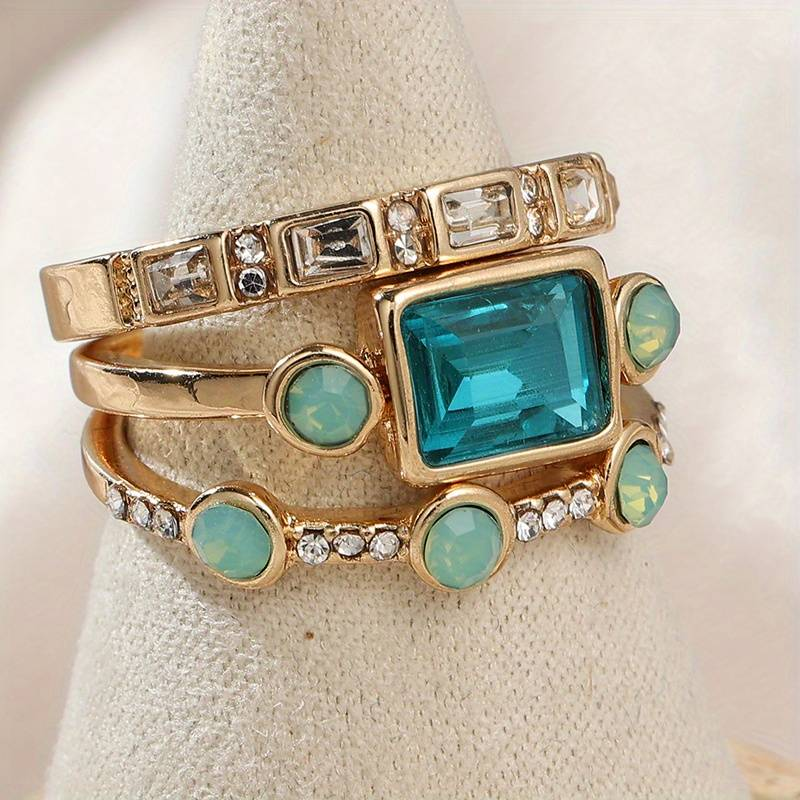 Anel Vintage Fascinante com Cristal Azul Cintilante