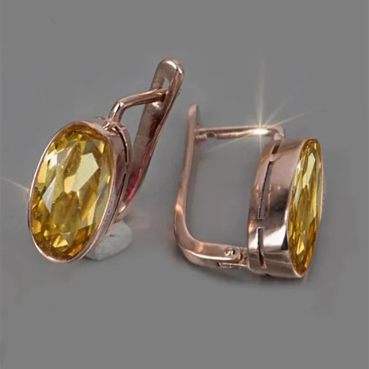 Brilhantes brincos vintage em ouro rosé com cristais amarelos brilhantes