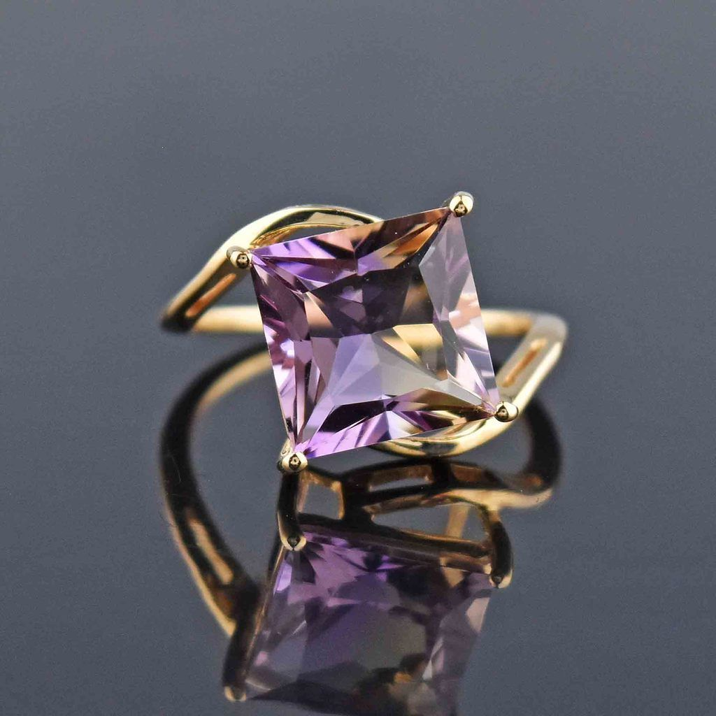 Anel Vintage Elegante Lilás com Zircônia Brilhante