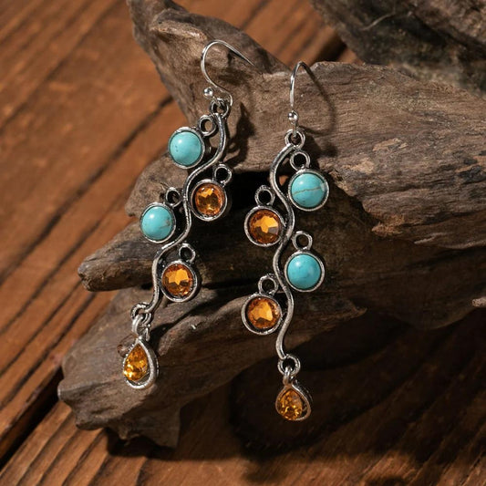 Elegantes brinco boho de prata nobre com zircônia radiante e opala deslumbrante
