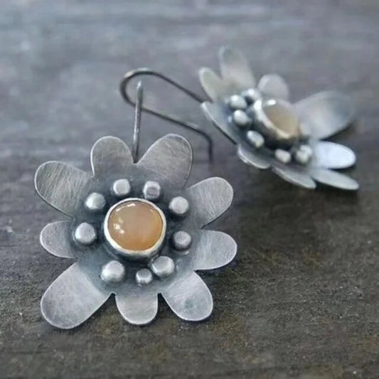 Elegantes Brinco de Margarita Prata Vintage - Um item atemporal indispensável para todo amante de joias