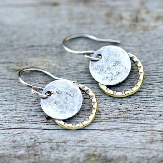 Fascinantes brinco vintage em dourado e prateado radiante