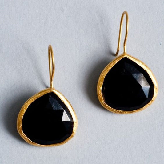 Brincos Elegantes Vintage Preto com Acentos de Ouro Luxuoso