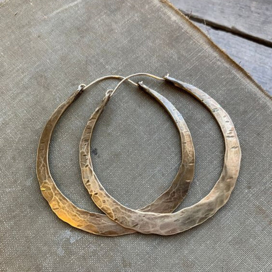Brincos de argola vintage estilosos