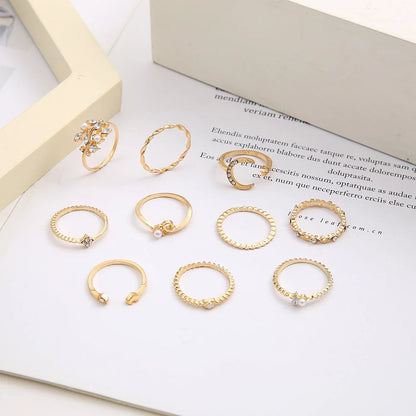 Conjunto de 10 anéis bôhemios elegantes em tom prateado e dourado