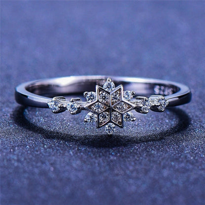Schneezauber: Anel de floco de neve elegante em prata esterlina 925