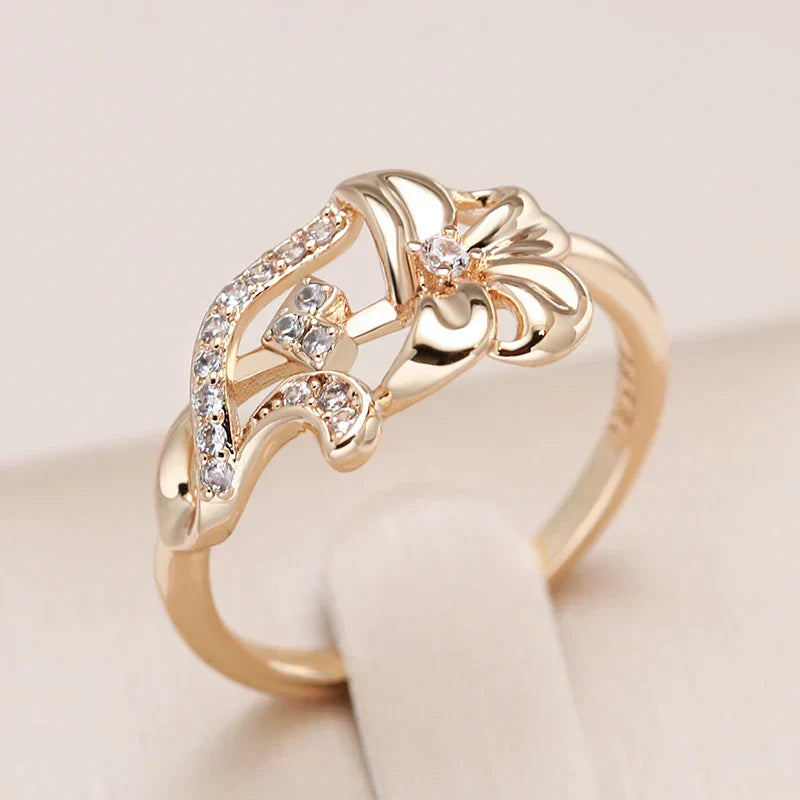 Anel elegante com dourado radiante e sedutor