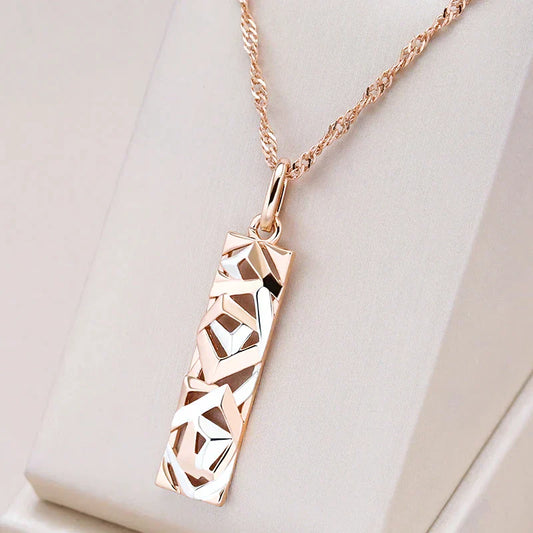 Colar elegante de prata e ouro para um toque de estilo