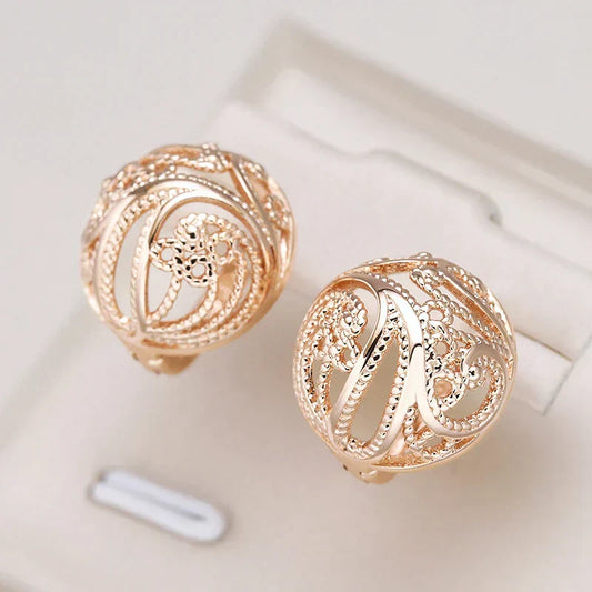 Elegantes brincos de bola alta dourados para uma aparência glamourosa