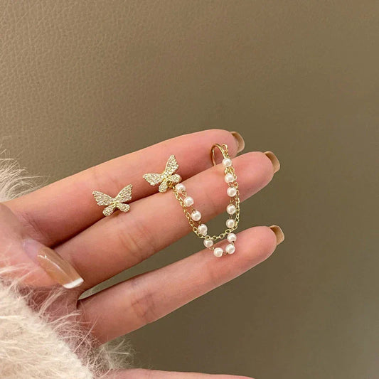 Deslumbrantes Brincos de Borboleta Dourados com Zircônias Brilhantes e Elegantes Pérolas