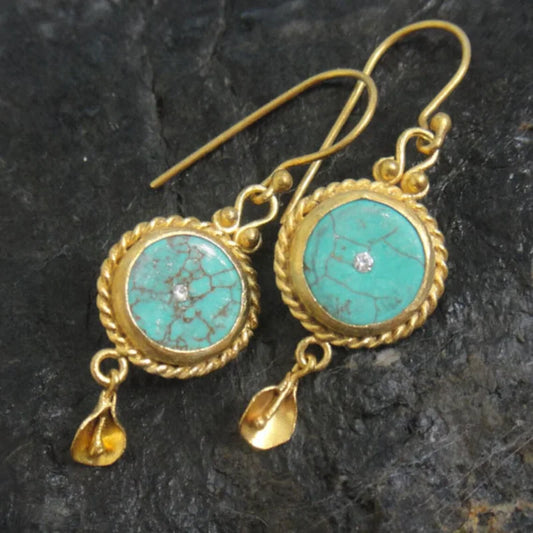 Fascinantes brincos de ouro vintage com pedra turquesa brilhante