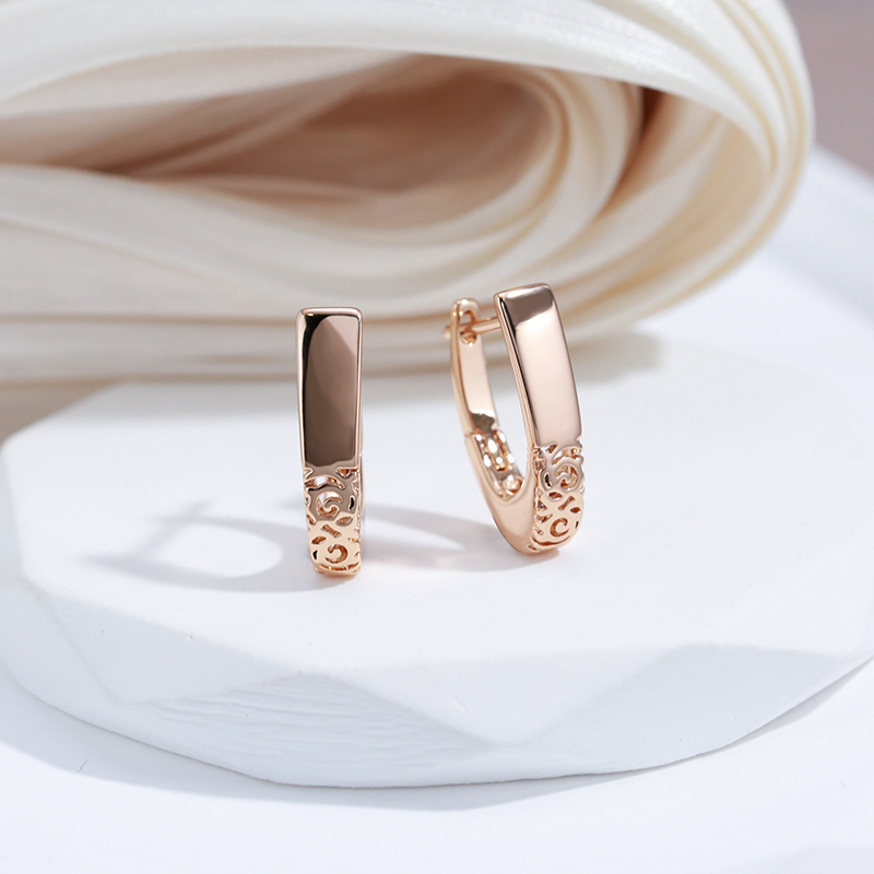 Earrings meia argola douradas elegantes para uma aparência glamourosa