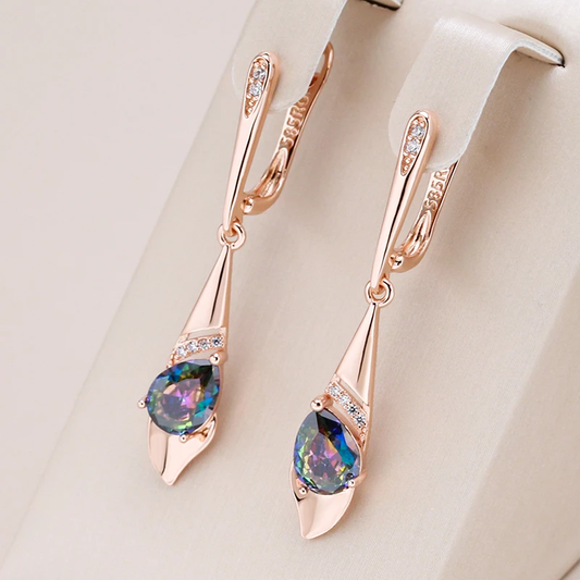 Deslumbrantes Brincos de Cristal Multicoloridos com um Elegante Design Dourado