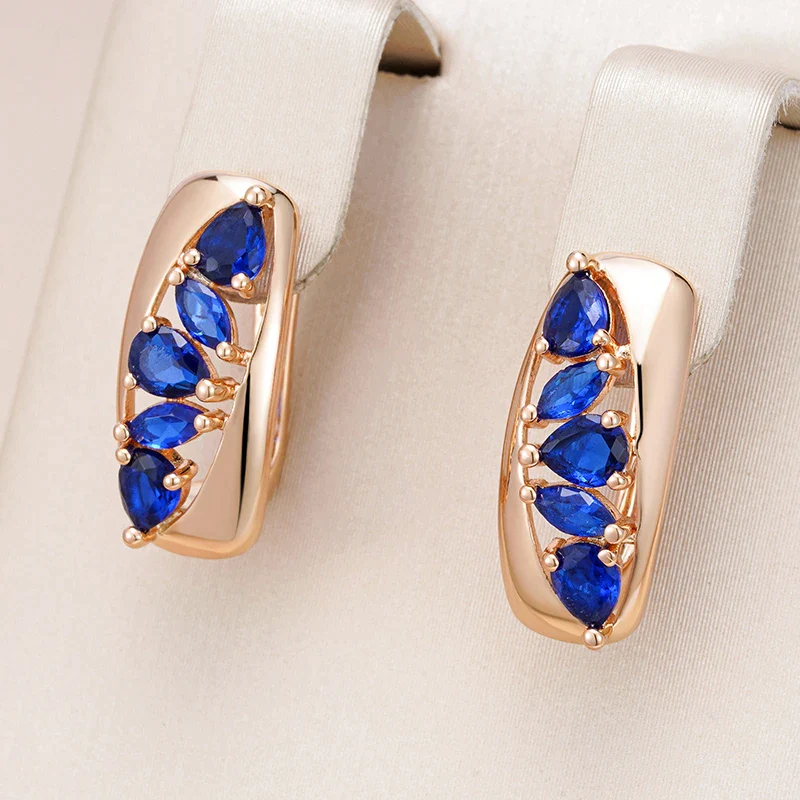 Brincos Elegantes com Zircônias Azuis Brilhantes