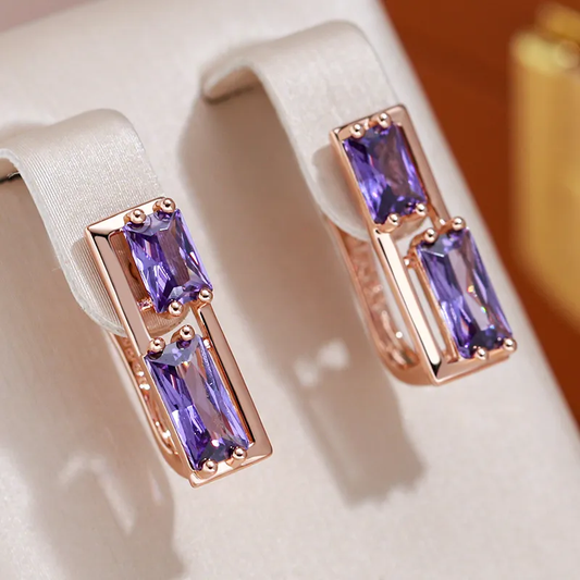 Brincos de cristal lilás elegantes com acabamento dourado luxuoso