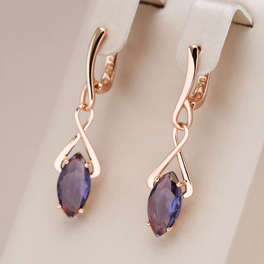Brincos de cristal roxo cintilantes para um visual encantador
