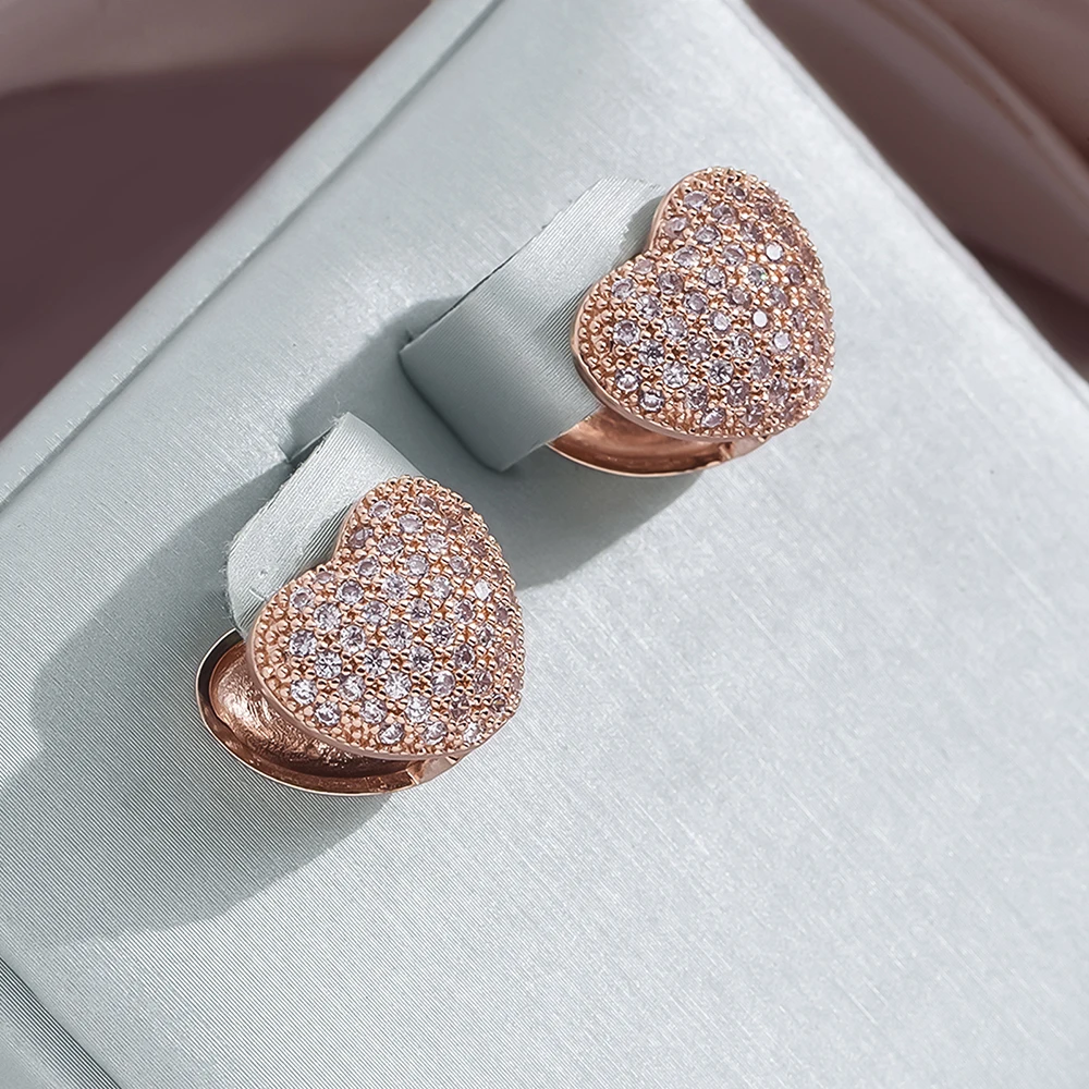 Brincos de coração dourado brilhante - Perfeitos para um toque de elegância!