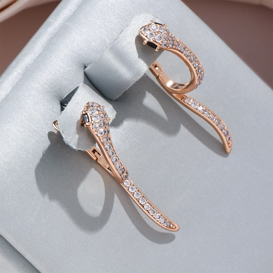Brincos de Cobra Elegantes e Brilhantes para um Visual Glamouroso