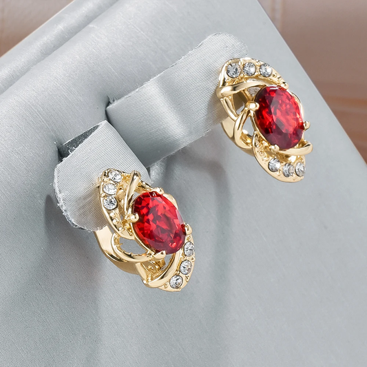 Brincos de Cristal Brilhantes em um Exquisito Design Dourado