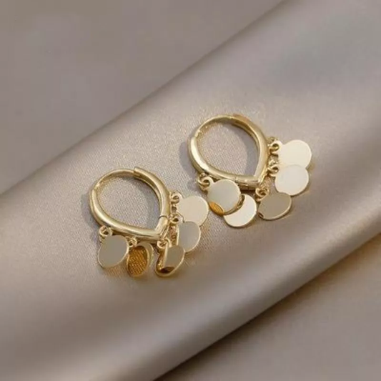 Elegantes brincos banhados a ouro – o acompanhante perfeito para qualquer ocasião!
