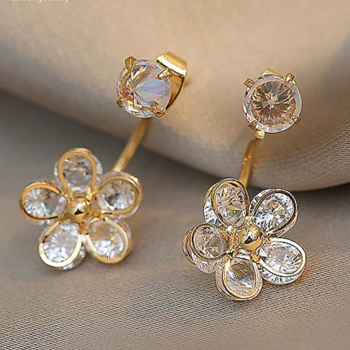Elegantes brinco de flores de cristal para um toque de fascinação